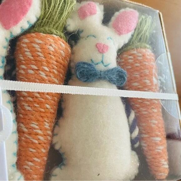 COTTONTAIL LANE 6ft Spring Easter Bunny & Carrot Garland NEW IN BOX - Picture 3 of 5